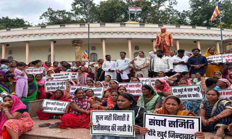 दोंदेखुर्द में शराब दुकान ग्रामीणों ने किया विरोध, प्रदर्शन कर दी चेतावनी दोंदेखुर्द में शराब दुकान ग्रामीणों ने किया विरोध, प्रदर्शन कर दी चेतावनी