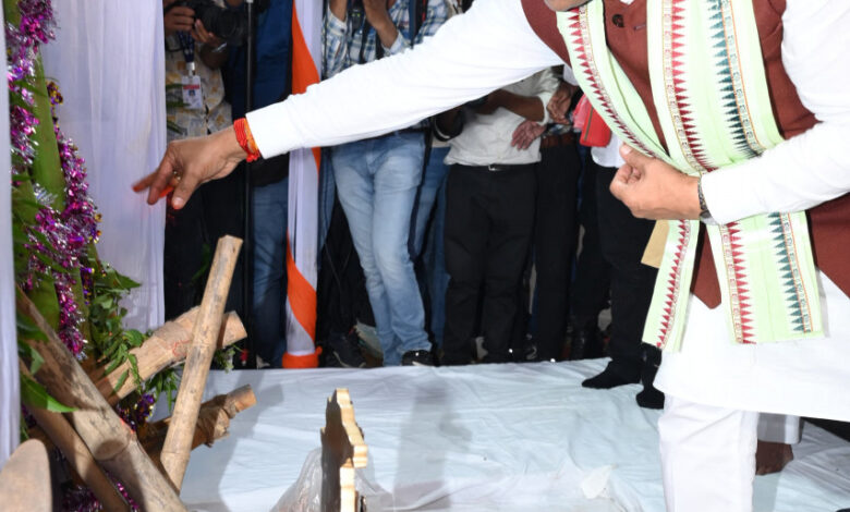हरेली हमे हमारी जड़ों से जोड़ती हैं : राजस्व मंत्री टंक राम वर्मा हरेली हमे हमारी जड़ों से जोड़ती हैं : राजस्व मंत्री टंक राम वर्मा
