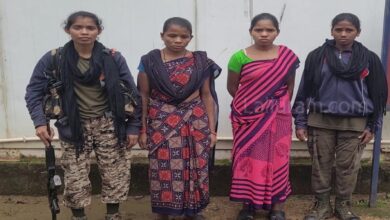 दो महिला नक्सलियों को पुलिस ने किया गिरफ्तार