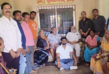 युवक कांग्रेस ने मनाया स्थापना दिवस, वृद्धा आश्रम में बुजुर्गों से भेंट कर बांटा फल