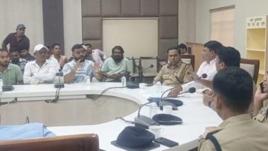 डीजे धुमाल संघ ने पुलिस की बात मानने से किया इंकार डीजे धुमाल संघ ने पुलिस की बात मानने से किया इंकार