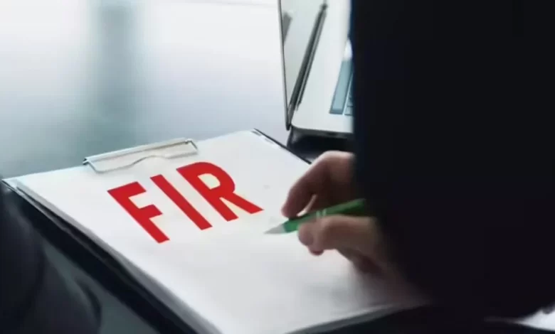 कांग्रेस पार्षद और उनके पति के खिलाफ FIR दर्ज कांग्रेस पार्षद और उनके पति के खिलाफ FIR दर्ज