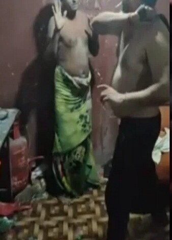 ड्राइवर की पिटाई कर पेशाब करने वालों पर पुलिस ने रखा इनाम ड्राइवर की पिटाई कर पेशाब करने वालों पर पुलिस ने रखा इनाम