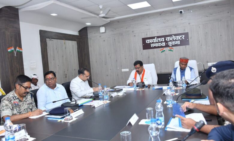 नक्सल प्रभावित इलाकों में सड़क, शिक्षा, स्वास्थ्य और बुनियादी सुविधाओं का हो रहा विस्तार नक्सल प्रभावित इलाकों में सड़क, शिक्षा, स्वास्थ्य और बुनियादी सुविधाओं का हो रहा विस्तार