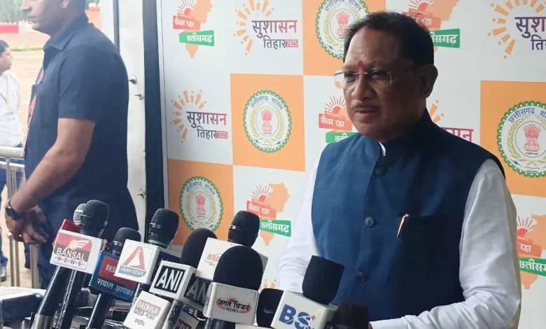 दिल्ली से लौटे सीएम साय, बोले- मंत्रिमंडल का विस्तार जल्द होगा दिल्ली से लौटे सीएम साय, बोले- मंत्रिमंडल का विस्तार जल्द होगा
