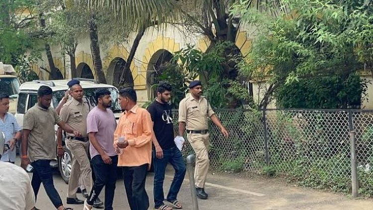 जेल प्रहरियों से गाली-गलौज, धमकी- चमकी अनवर के बेटे शोएब के खिलाफ अपराध दर्ज जेल प्रहरियों से गाली-गलौज, धमकी- चमकी अनवर के बेटे शोएब के खिलाफ अपराध दर्ज