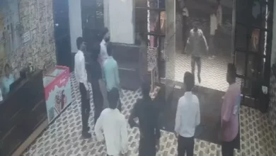 рд╢рд░рд╛рдм рдкреАрдиреЗ рд╕реЗ рдордирд╛ рдХрд░рдиреЗ рдкрд░ рдврд╛рдмрд╛ рд╕рдВрдЪрд╛рд▓рдХ рдкрд░ рд╣рдорд▓рд╛ рд╢рд░рд╛рдм рдкреАрдиреЗ рд╕реЗ рдордирд╛ рдХрд░рдиреЗ рдкрд░ рдврд╛рдмрд╛ рд╕рдВрдЪрд╛рд▓рдХ рдкрд░ рд╣рдорд▓рд╛