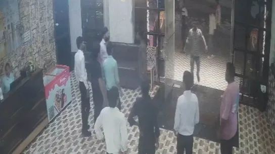 शराब पीने से मना करने पर ढाबा संचालक पर हमला शराब पीने से मना करने पर ढाबा संचालक पर हमला