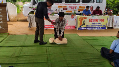 छात्रों ने जाना जीवनरक्षा और सीपीआर का तरीका