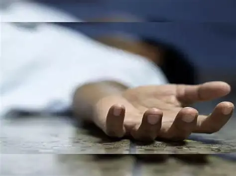 सीएसईबी प्लांट में ठेका वेल्डर की मौत, हंगामे के बाद ठेकेदार ने दिया 11 लाख का मुआवजा सीएसईबी प्लांट में ठेका वेल्डर की मौत, हंगामे के बाद ठेकेदार ने दिया 11 लाख का मुआवजा