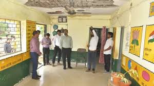 स्कूल की छत गिरी, बीईओ, बीआरसी और प्रधानपाठक को नोटिस स्कूल की छत गिरी, बीईओ, बीआरसी और प्रधानपाठक को नोटिस