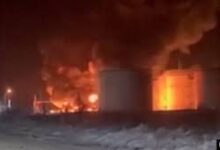 रूस के तेल डिपो पर यूक्रेन का ड्रोन हमले से भीषण आग लगी रूस के तेल डिपो पर यूक्रेन का ड्रोन हमले से भीषण आग लगी