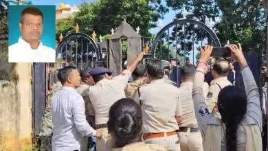 महिला से छेड़छाड़ : नगर पंचायत अध्यक्ष को पूछताछ के लिए ले गयी पुलिस महिला से छेड़छाड़ : नगर पंचायत अध्यक्ष को पूछताछ के लिए ले गयी पुलिस