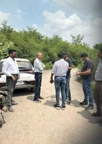 बाइक सवारों ने रास्ता पूछने के बहाने दिन दहाड़े 15 लाख लूटे बाइक सवारों ने रास्ता पूछने के बहाने दिन दहाड़े 15 लाख लूटे