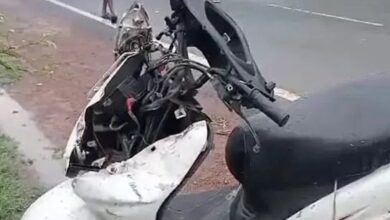 गणेश पंडाल बनाने जा रहे दोस्तों की गाड़ी ट्रक से टकराई, मौत