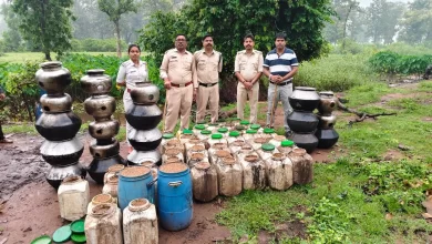 अवैध शराब निर्माण, भंडारण और विक्रय पर बड़ी कार्रवाई अवैध शराब निर्माण, भंडारण और विक्रय पर बड़ी कार्रवाई