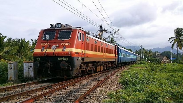 27 अगस्त तक रेलवे ने 26 ट्रेनें रद्द की और दो का बदला रास्ता 27 अगस्त तक रेलवे ने 26 ट्रेनें रद्द की और दो का बदला रास्ता