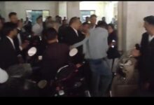 कोर्ट परिसर में वकील को चाकू दिखाने पर आरोपी की हुई पिटाई