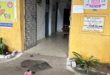 पति के खिलाफ कार्रवाई नहीं होने पर महिला ने थाने में खुद को किया आग के हवाले पति के खिलाफ कार्रवाई नहीं होने पर महिला ने थाने में खुद को किया आग के हवाले