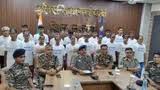 20 नक्सलियों ने किया आत्मसमर्पण, सभी पर थे इनाम 20 नक्सलियों ने किया आत्मसमर्पण, सभी पर थे इनाम
