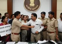 शिक्षा विभाग के बाबू को जान से मारने की धमकी, FIR दर्ज शिक्षा विभाग के बाबू को जान से मारने की धमकी, FIR दर्ज