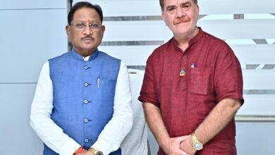 मुख्यमंत्री विष्णु देव साय से हार्टफुलनेस संस्थान के डायरेक्टर चावला ने की सौजन्य भेंट मुख्यमंत्री विष्णु देव साय से हार्टफुलनेस संस्थान के डायरेक्टर चावला ने की सौजन्य भेंट