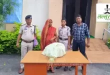 पुलिस ने 5 किलो गांजा किया बरामद, महिला को किया किया गिरफ्तार पुलिस ने 5 किलो गांजा किया बरामद, महिला को किया किया गिरफ्तार