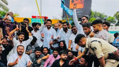 рдЧреГрд╣рдордВрддреНрд░реА рдХреЗ рдЦрд┐рд▓рд╛рдл рдХрд╛рдВрдЧреНрд░реЗрд╕ рдХрд╛ рд╣рд▓реНрд▓рд╛ рдмреЛрд▓ рдЧреГрд╣рдордВрддреНрд░реА рдХреЗ рдЦрд┐рд▓рд╛рдл рдХрд╛рдВрдЧреНрд░реЗрд╕ рдХрд╛ рд╣рд▓реНрд▓рд╛ рдмреЛрд▓