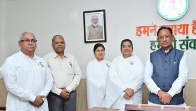 सीएम से प्रजापिता ब्रह्माकुमारी ईश्वरीय विश्वविद्यालय के प्रतिनिधि मण्डल ने की भेट सीएम से प्रजापिता ब्रह्माकुमारी ईश्वरीय विश्वविद्यालय के प्रतिनिधि मण्डल ने की भेट