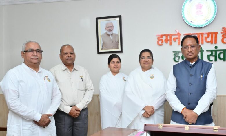 सीएम से प्रजापिता ब्रह्माकुमारी ईश्वरीय विश्वविद्यालय के प्रतिनिधि मण्डल ने की भेट सीएम से प्रजापिता ब्रह्माकुमारी ईश्वरीय विश्वविद्यालय के प्रतिनिधि मण्डल ने की भेट