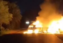 बोलेरो और कार में भिड़ंत, दो युवकों की जलकर मौत बोलेरो और कार में भिड़ंत, दो युवकों की जलकर मौत