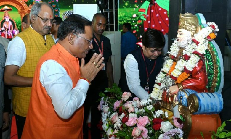 मानवता की सेवा और दानशीलता में अग्रवाल समाज अग्रणी: सीएम साय मानवता की सेवा और दानशीलता में अग्रवाल समाज अग्रणी: सीएम साय