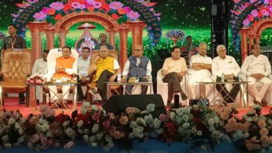 अग्रवाल सभा द्वारा निकाली गई भव्य शोभा यात्रा