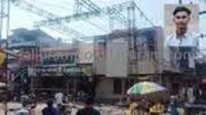 दुर्गा पंडाल बनाने के दौरान करंट की चपेट में आने से युवक की मौत दुर्गा पंडाल बनाने के दौरान करंट की चपेट में आने से युवक की मौत