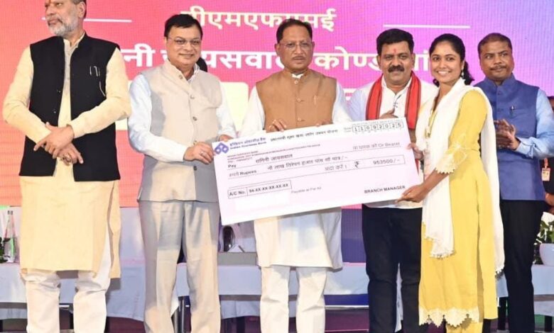 युवा स्टार्टअप से जुड़कर बस्तर के औद्योगिक विकास को दे रहे बढ़ावा युवा स्टार्टअप से जुड़कर बस्तर के औद्योगिक विकास को दे रहे बढ़ावा