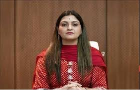 विधायक भावना बोहरा ने काफिला रोककर घायल को भिजवाया अस्पताल विधायक भावना बोहरा ने काफिला रोककर घायल को भिजवाया अस्पताल