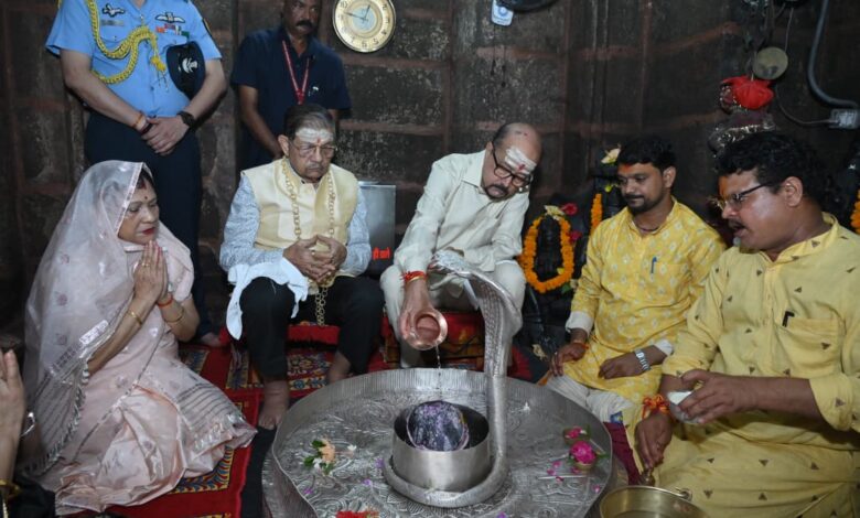 राज्यपाल डेका ने भोरमदेव मंदिर में पूजा-अर्चना कर प्रदेश की खुशहाली व समृद्धि की कामना राज्यपाल डेका ने भोरमदेव मंदिर में पूजा-अर्चना कर प्रदेश की खुशहाली व समृद्धि की कामना