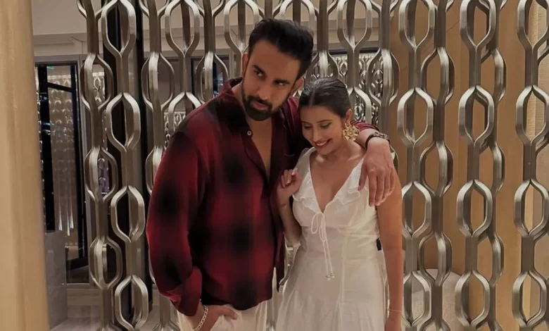 तलाक के बाद भी कपल कर रहे एक-दूसरे के साथ डेट, साझा किया रोमांटिक फोटोज तलाक के बाद भी कपल कर रहे एक-दूसरे के साथ डेट, साझा किया रोमांटिक फोटोज