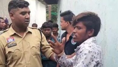 नशे में धुत युवक ने बच्ची को पानी भरे ड्रम में डाला नशे में धुत युवक ने बच्ची को पानी भरे ड्रम में डाला