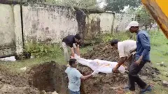 “बेसहारा की अंत्येष्टि कर पुलिस ने दिखाया इंसानियत का चेहरा” “बेसहारा की अंत्येष्टि कर पुलिस ने दिखाया इंसानियत का चेहरा”