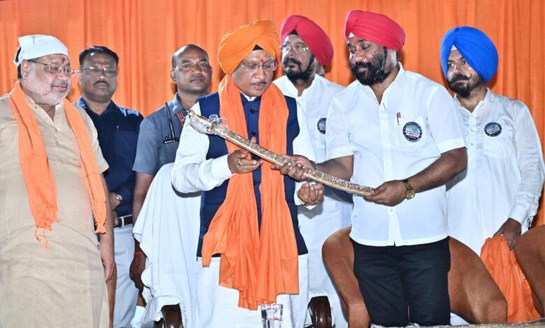 गुरु तेगबहादुर सिंह ने धर्म की रक्षा के लिए दी अपनी शहादत :सीएम साय गुरु तेगबहादुर सिंह ने धर्म की रक्षा के लिए दी अपनी शहादत :सीएम साय