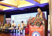 नर्स करती हैं निस्वार्थ सेवा, व्यावसायिकता के दौर में सेवा भाव बनाए रखना चुनौती: स्वास्थ्य मंत्री नर्स करती हैं निस्वार्थ सेवा, व्यावसायिकता के दौर में सेवा भाव बनाए रखना चुनौती: स्वास्थ्य मंत्री