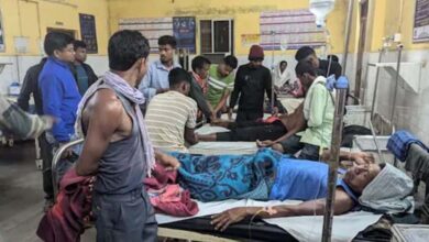 कबड्डी के टेंट में करंट से तीन लोगों की मौत, तीन गंभीर कबड्डी के टेंट में करंट से तीन लोगों की मौत, तीन गंभीर