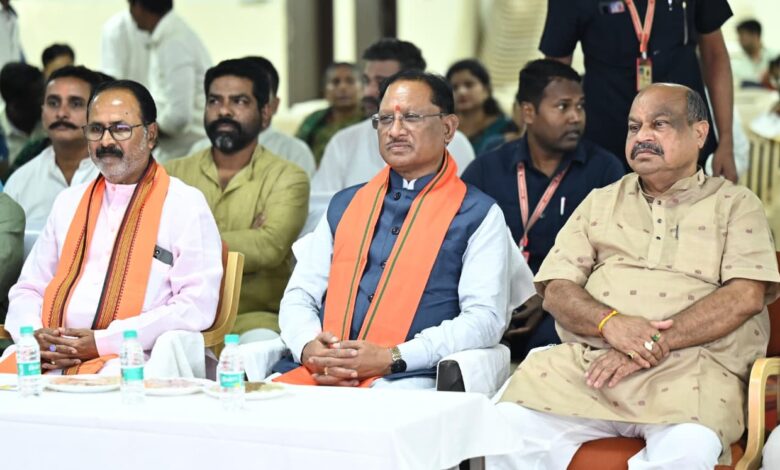 मन की बात’ देशवासियों को जोड़ने, प्रेरित करने, नवाचार और उत्कृष्ट कार्यों को सामने लाने का माध्यम : सीएम साय मन की बात’ देशवासियों को जोड़ने, प्रेरित करने, नवाचार और उत्कृष्ट कार्यों को सामने लाने का माध्यम : सीएम साय