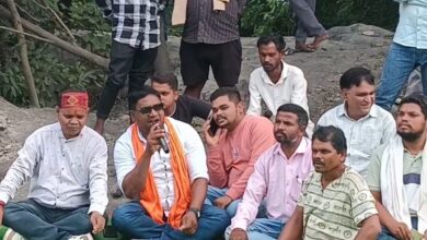 рдорд╛рдирд┐рдХрдкреБрд░ рдЦрджрд╛рди рд╕реЗ рд░рд╛рдЦреЬ рдкрд░рд┐рд╡рд╣рди рдХрд╛ рдЧреНрд░рд╛рдореАрдгреЛрдВ рдиреЗ рдХрд┐рдпрд╛ рд╡рд┐рд░реЛрдз рдорд╛рдирд┐рдХрдкреБрд░ рдЦрджрд╛рди рд╕реЗ рд░рд╛рдЦреЬ рдкрд░рд┐рд╡рд╣рди рдХрд╛ рдЧреНрд░рд╛рдореАрдгреЛрдВ рдиреЗ рдХрд┐рдпрд╛ рд╡рд┐рд░реЛрдз