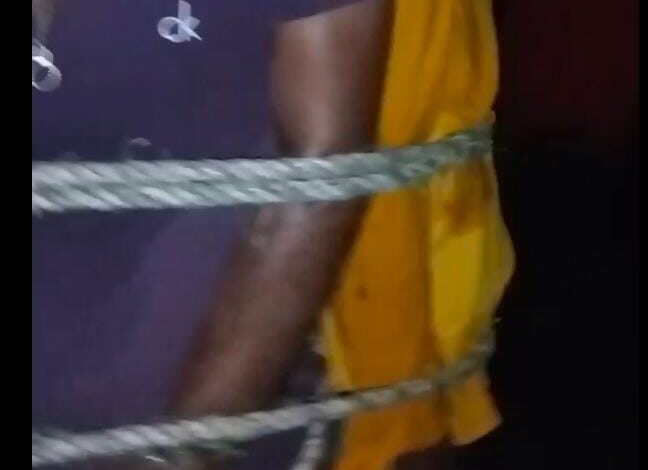 प्रेमिका से मिलने गांव पहुंचे युवक की हाथ बांधकर पिटाई प्रेमिका से मिलने गांव पहुंचे युवक की हाथ बांधकर पिटाई