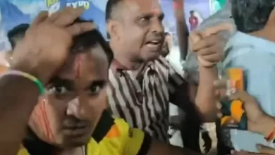 भिलाई गरबा में बवाल: बजरंग दल और समिति के युवकों में झड़प, युवक का सिर फूटा भिलाई गरबा में बवाल: बजरंग दल और समिति के युवकों में झड़प, युवक का सिर फूटा
