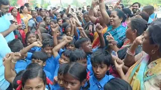 शराब दुकान शिफ्टिंग का विरोध शराब दुकान शिफ्टिंग का विरोध