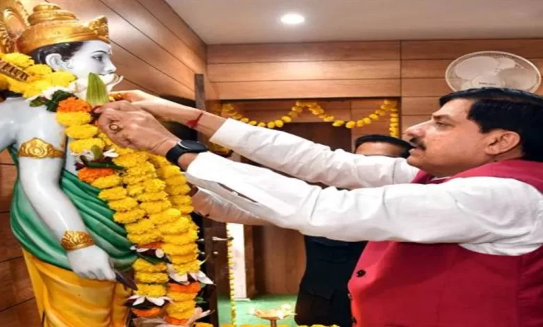 राष्ट्रीय आयुर्वेद दिवस: सीएम डॉ. मोहन यादव ने की भगवान धन्वंतरि की पूजा राष्ट्रीय आयुर्वेद दिवस: सीएम डॉ. मोहन यादव ने की भगवान धन्वंतरि की पूजा