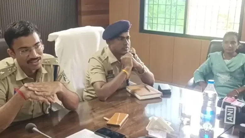 खोखली विचारधारा और ग्रामीणों के शोषण से तंग आकर नक्सली कमांडर ने उठाया यह कदम खोखली विचारधारा और ग्रामीणों के शोषण से तंग आकर नक्सली कमांडर ने उठाया यह कदम